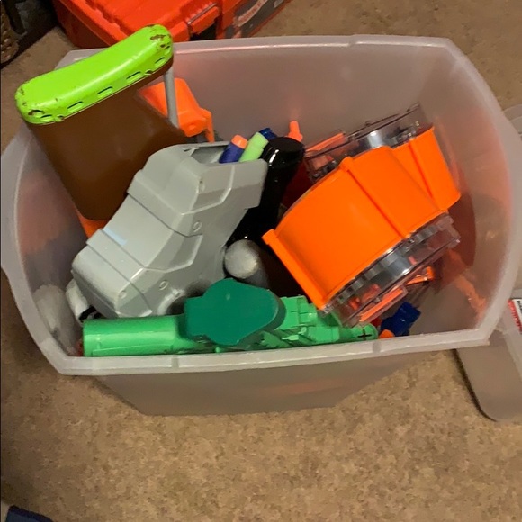 9 nerf guns and 5 lightsabers - Picture 2 of 5